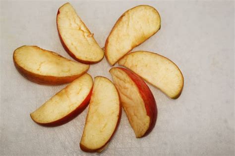 How long until apple slices turn brown?