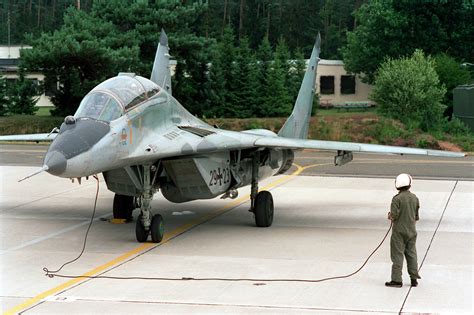 How many G's can a MiG-29 pull?