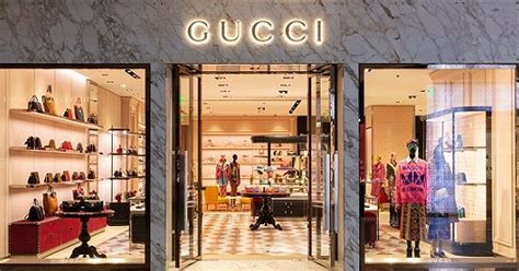 How many Gucci stores are there in China?