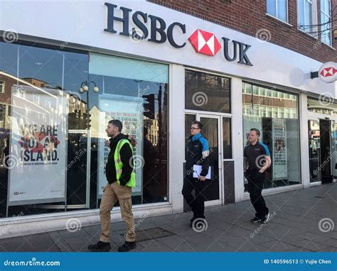 How many HSBC branches are there in the UK?