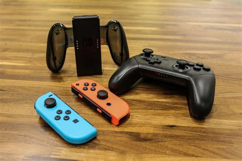 How many Joy-Cons for 4 players?