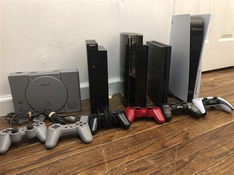 How many PlayStations can you set as primary?