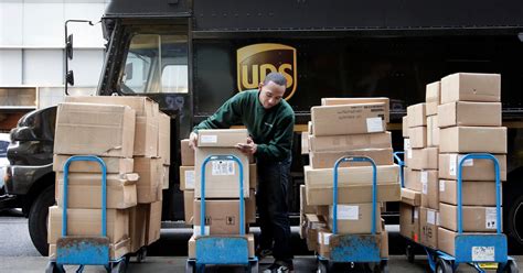 How many UPS packages are lost each day?