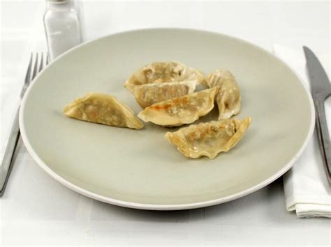 How many calories are in 8 gyozas?