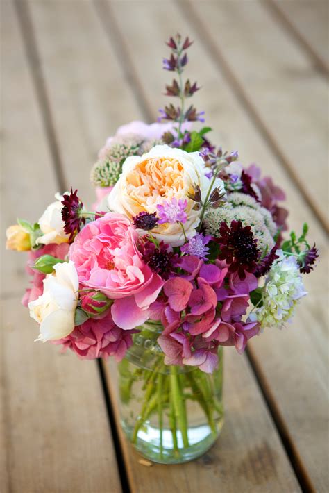 How many flowers should be in a flower arrangement?