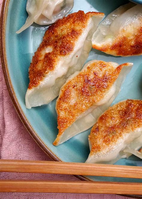 How many gyoza is one serving?