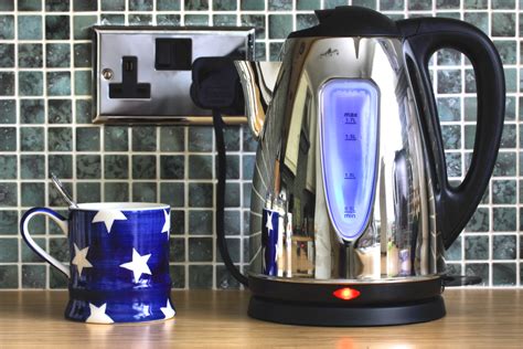 How many kilowatts does a kettle use?