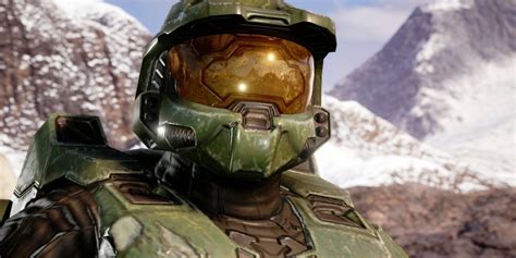 How many people are playing Master Chief?