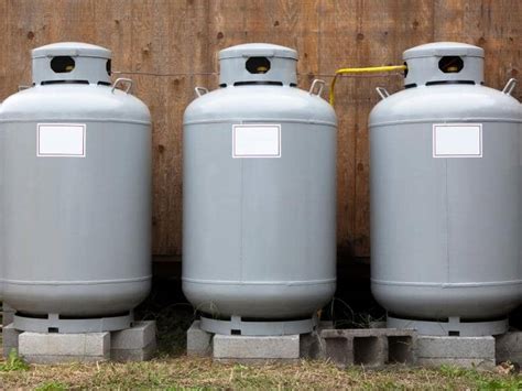 How many propane tanks do I need for a generator?