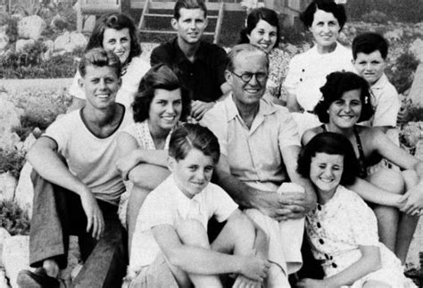 How many sisters did JFK have?