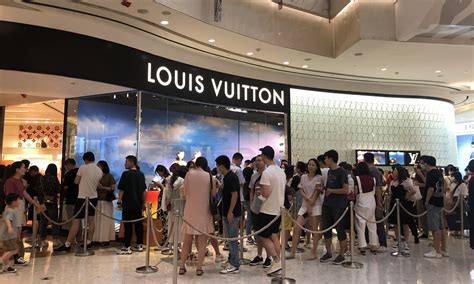 How many stores does Louis Vuitton have in China?