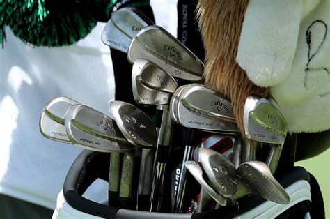 How many wedges does Rory McIlroy use?
