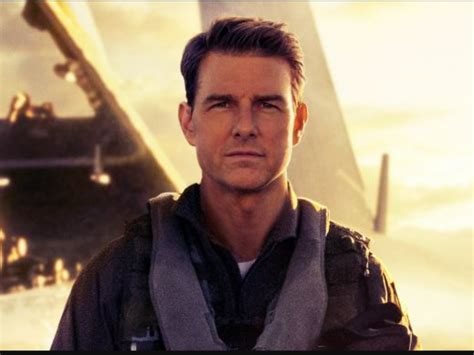 How much did Tom Cruise get paid for Top Gun 2?