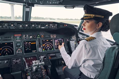 How much do 747 pilots make?