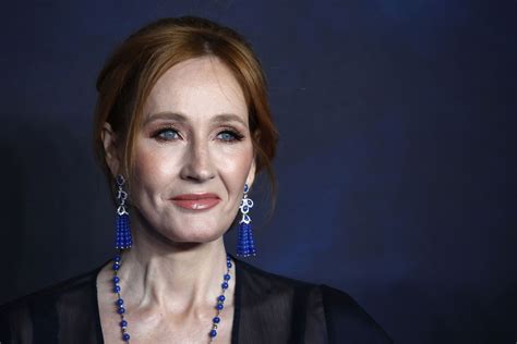 How much does JK Rowling make a year?