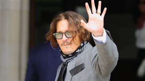 How much does Johnny Depp tip?