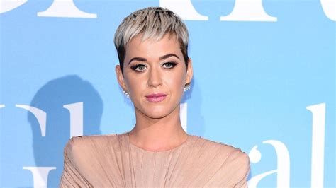 How much does Katy Perry earn?