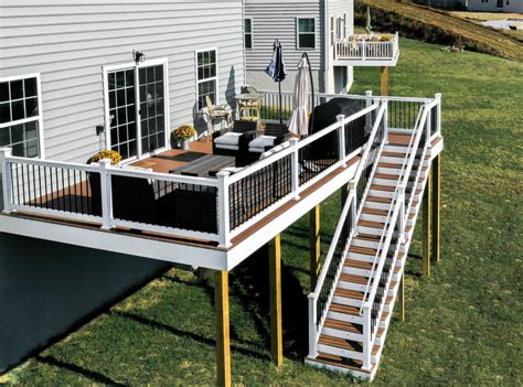 How much does a DIY deck cost?