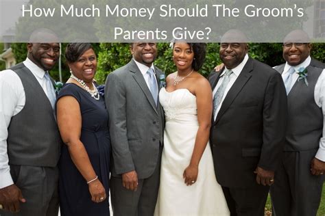 How much money should the groom's parents give?