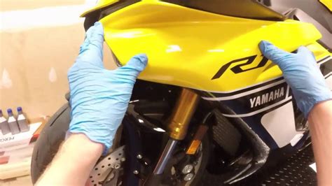 How much oil does a Yamaha r1 take?