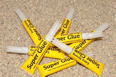 How much super glue is toxic?