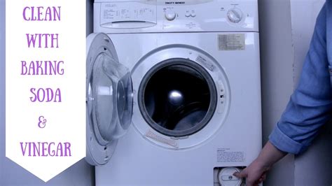 How much white vinegar do I put in my washing machine UK?