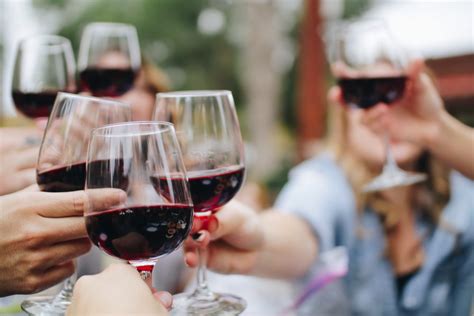 How much wine do French drink per week?