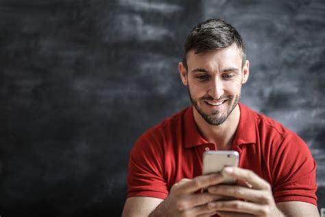 How often should a couple text?