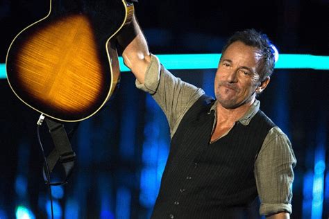 How rich is Bruce Springsteen?