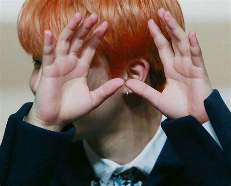 How small are Jimin's hands?