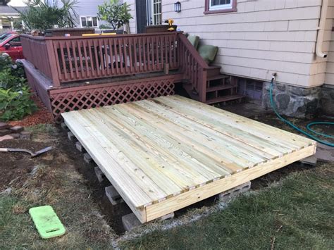 How stable is a floating deck?