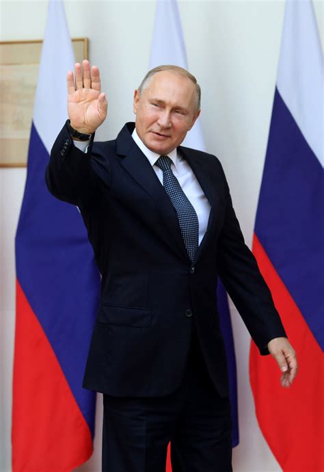 How tall is Putin?