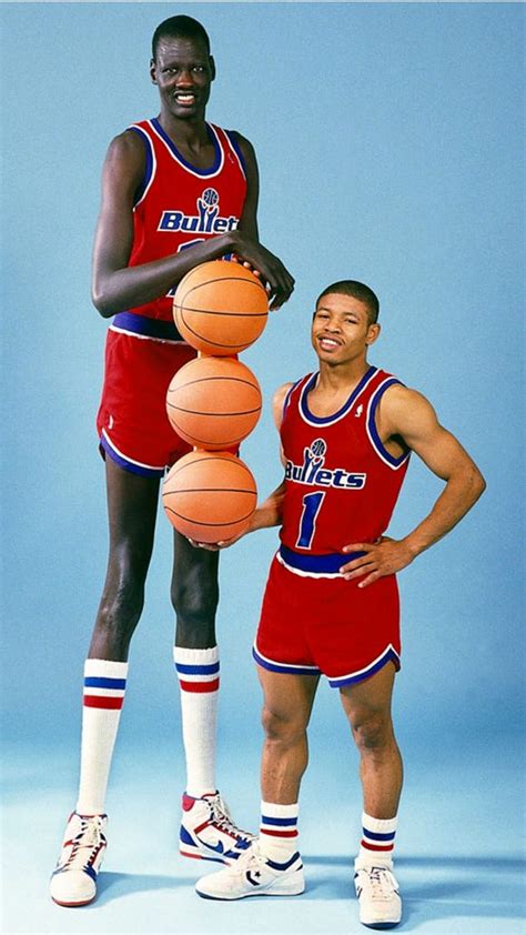 How tall is the shortest NBA player?