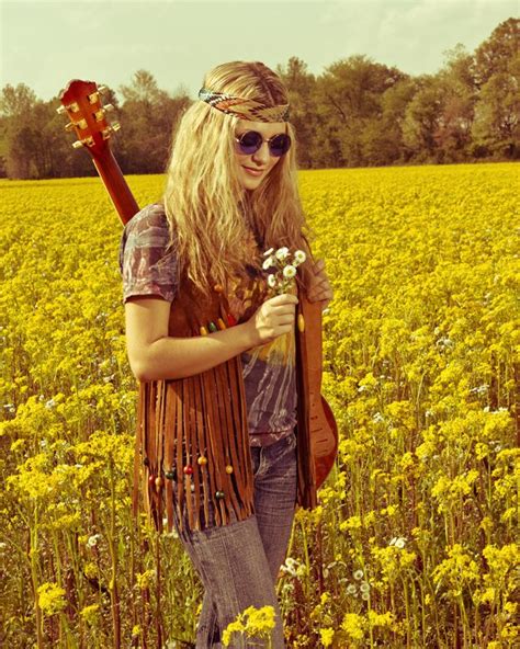 How to be a hippie girl?