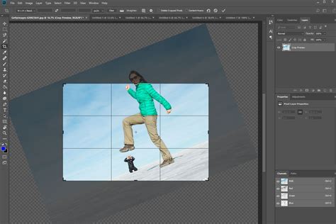 How to crop an image in Photoshop?