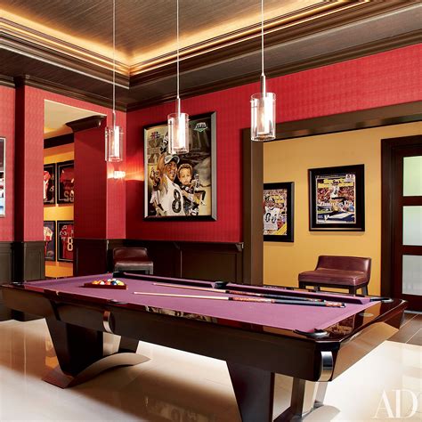 How to design pool room?