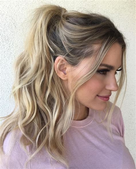 How to do a cute messy ponytail?