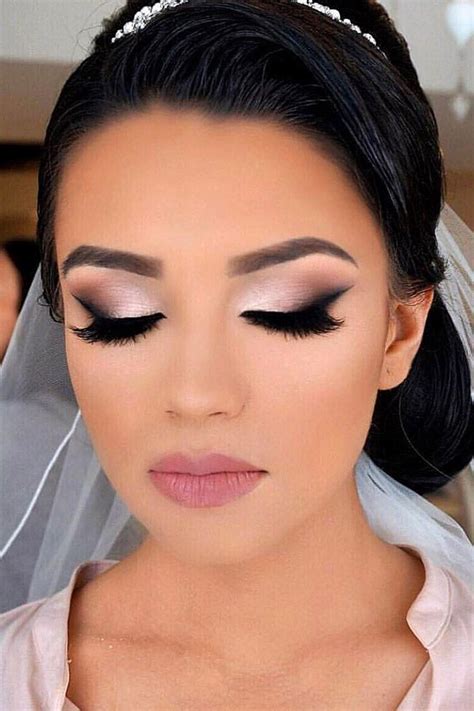 How to do makeup for wedding party?