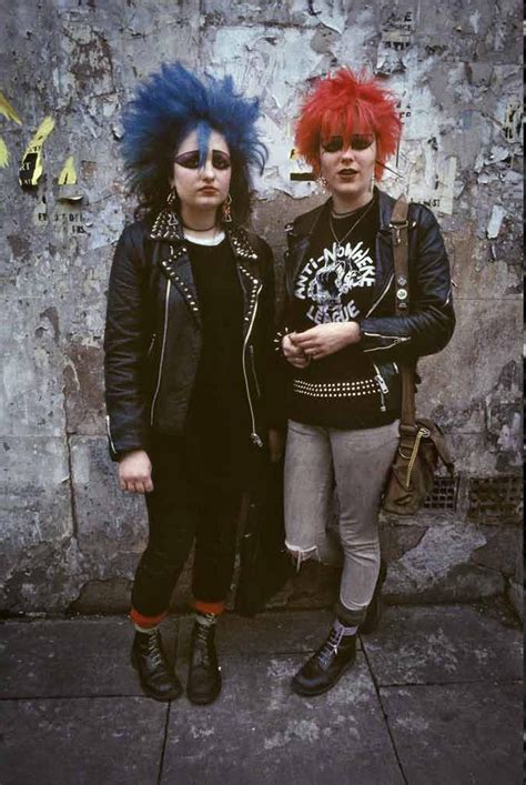 How to dress like a 70s punk?