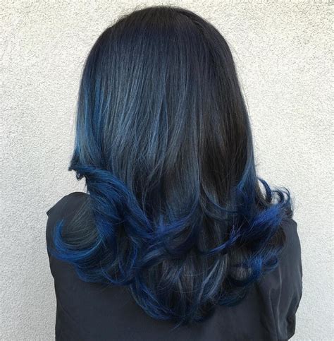 How to dye black hair blue?