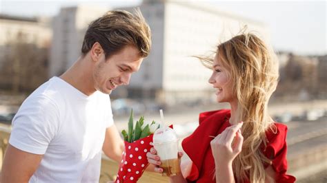How to impress a girl in first date?