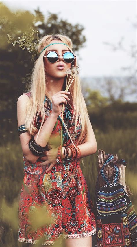 How to look like a hippie girl?