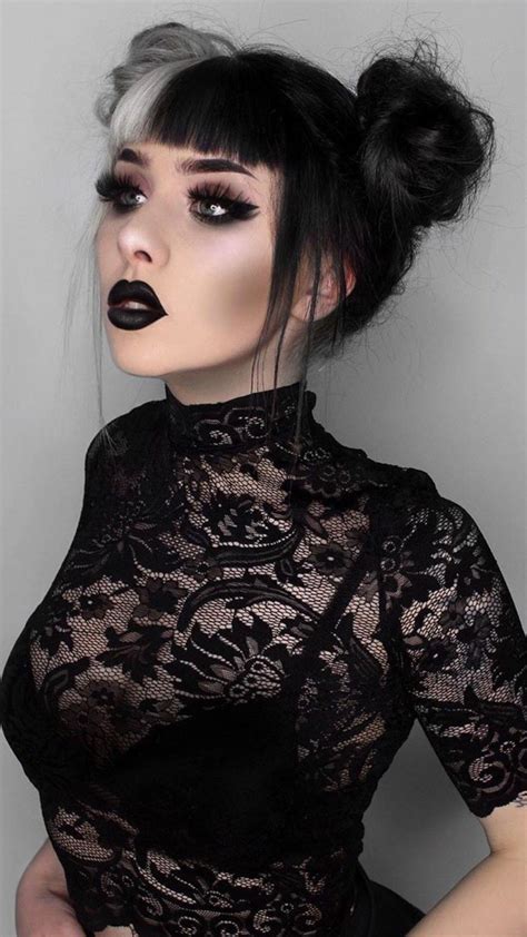 How to look like a hot goth girl?