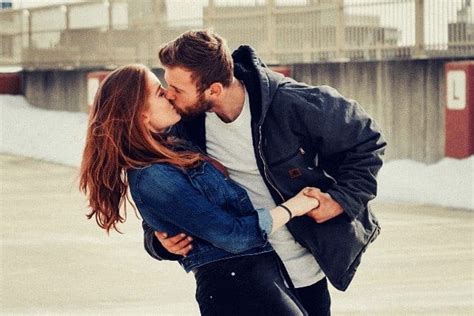 How to make a girl hot while kissing?