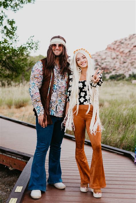 How to make a simple hippie costume?