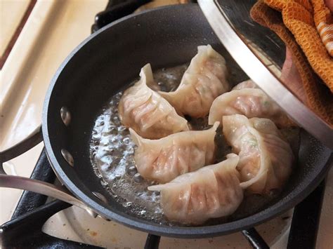 How to pan-fry dumpling with water?