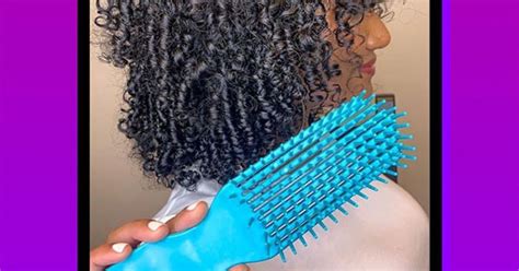 How to safely brush curly hair?