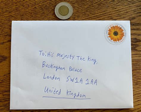 How to send a letter to Buckingham Palace?