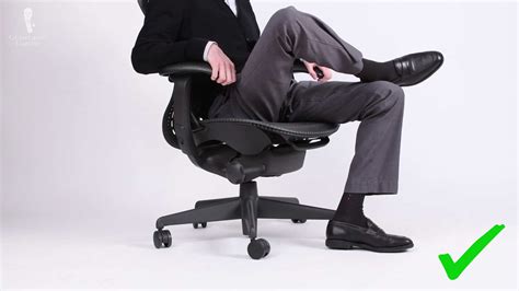 How to sit masculine?