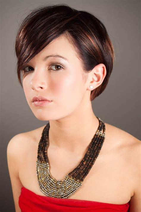 How to style short hair girl?